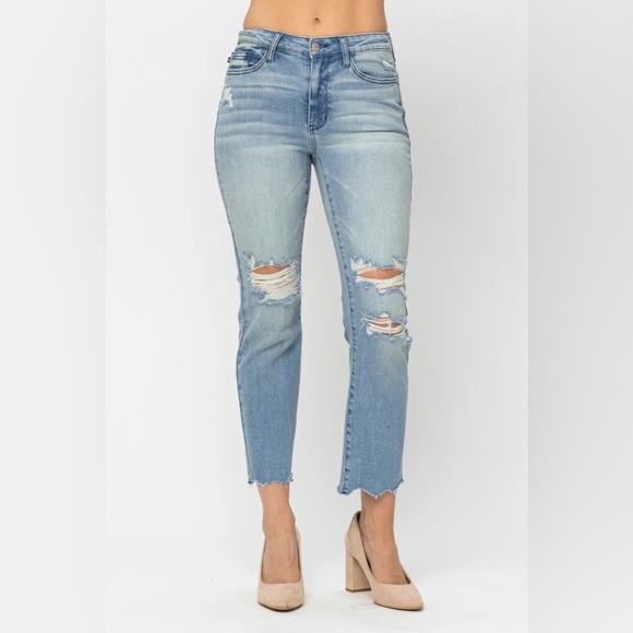 Judy Blue Denim - NWOT Judy Blue Tinted Wash Mid-Rise Cropped Straight Jeans 20W